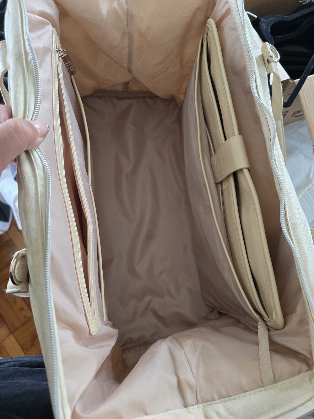 Beis Canvas Weekender Bag in Beige - Picture 6 of 7